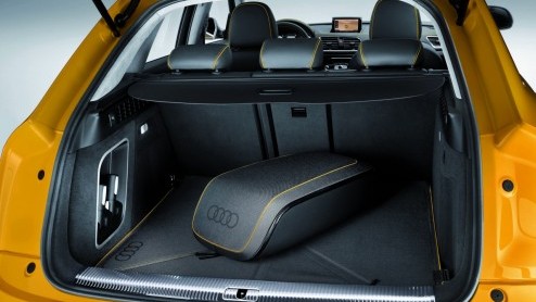 Audi heeft in Peking twee bijzondere studiemodellen van de Q3 klaarstaan. De RS Q3 heeft zich al mogen laten zien, maar de Q3 jinlong yufeng hadden we nog niet gezien. En nee, die naam hebben wij niet