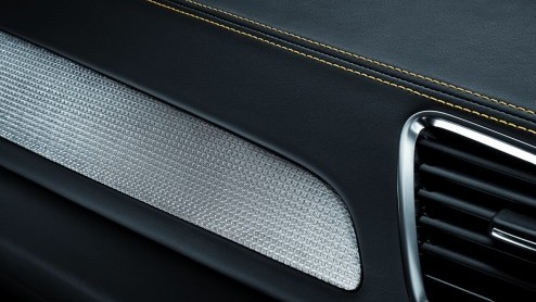 Audi heeft in Peking twee bijzondere studiemodellen van de Q3 klaarstaan. De RS Q3 heeft zich al mogen laten zien, maar de Q3 jinlong yufeng hadden we nog niet gezien. En nee, die naam hebben wij niet