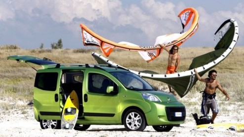 De Citroen Berlingo is dan wel Gezinsauto van het Jaar, de Fiat Qubo heeft alles in zich om die titel volgend jaar over te nemen. Deze compacte ruimteauto is leverbaar vanaf 15.750 euro met 1.4 benzin