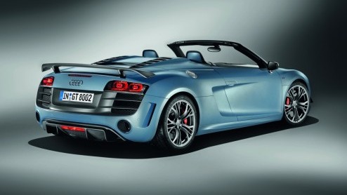 Na 333 exemplaren gebouwd te hebben van de Audi R8 GT coupe introduceert de Duitse fabrikant de topless versie. Rond het Zuid-Duitse Ingolstadt (de thuishaven van Audi, nabij Mnchen) maakten we de ee