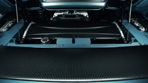 Na 333 exemplaren gebouwd te hebben van de Audi R8 GT coupe introduceert de Duitse fabrikant de topless versie. Rond het Zuid-Duitse Ingolstadt (de thuishaven van Audi, nabij Mnchen) maakten we de ee