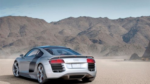 Wie een Audi TT diesel al vloeken in de kerk vindt, kan in Detroit waarschijnlijk nog eens op zijn achterste benen staan. Volgens Auto Motor und Sport komt Audi met een concept R8 langs die voorzien i