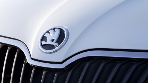 Medio januari 2013 staat de nieuwe Skoda Rapid bij de dealer. De compacte Tsjech heeft de ruimte van een klasse hoger maar de prijs van een klasse lager want hij kost 14.190 euro. En de bijtelling? Va