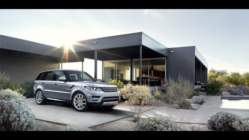 De Range Rover Sport is zojuist onthuld en de Nederlandse prijzen zijn ook al bekend. De prijslijst start bij 83.500 euro voor de 3.0 TDV6.