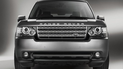 Land Rover introduceert twee speciale edities van de Range Rover Vogue, met de toevoeging Silver of Black. Het zijn twee optiepakketten die de Britse alleskunner in een uniek daglicht zet.
