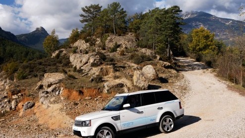 Land Rover staat op de Autosalon van Genve voor duurzaam. De Britten gaan tot het uiterste en presenteren de Range_e, een plug-in dieselhybride Range Rover Sport met slechts 89 gram CO2-uitstoot!