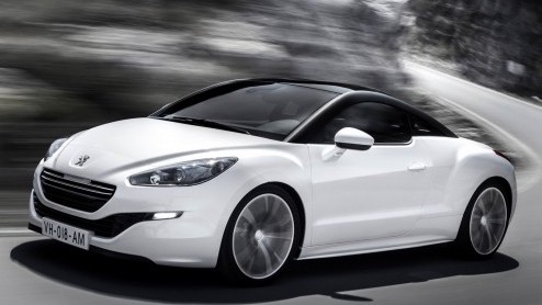 Terwijl je wellicht denkt dat het nog helemaal niet nodig is, komt Peugeot met een facelift voor de RCZ! Dankzij uitgelekte beelden zien we dat hij zijn grote mond verliest, net zoals het de 107 is ve