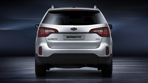 Kia vindt het tijd om de Europese versie van de Sorento een opfrisser te geven. De in 2009 geintroduceerde SUV is subtiel behandeld aan de tand des tijds maar onder de kap is er meer nieuws.