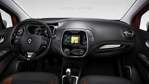 Renault heeft de brochures klaar van de Captur. Het SUV-broertje van de Clio staat vanaf half mei bij de dealer en is te bestellen vanaf 15.990 euro. Sterkere diesel op komst. Hopen op Captur RS.