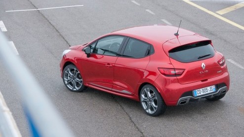 Eerste ronde met de nieuwe Renault Clio RS 1.6 turbo EDC. Wat een scheurneus, met 200 pk en felle looks.