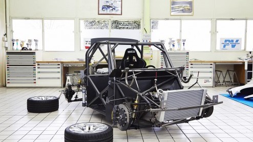 Geen Renault TwinFun maar Twin'Run. De TwinRun is een racertje met 3.5 V6 die 320 pk levert. Dat is pas een hot hatch. Voorproefje Renault Twingo.