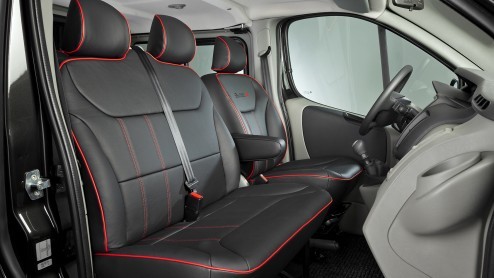 Renault Trafic Black Edition X is het nog luxere broertje van de Black Edition uit 2012. Hij is volgehangen met extra luxe en vele LED's.