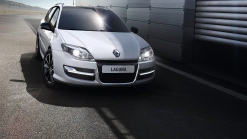 Renault heeft de Laguna Hatchback, Estate en Coup een facelift gegeven.
