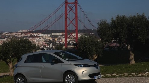 Autotest Renault ZOE, de vierde elektrische auto van Renault in de Z.E. familie. Compact en toch relatief ruim.