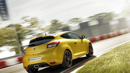 Renault wilde niet langer wachten en maakt de extra gepeperde Mgane RS wereldkundig. Het exclusieve topmodel krijgt de toevoeging Trophy, levert 265 pk en wordt in een oplage van 500 stuks gebouwd.