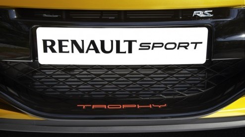 Renault wilde niet langer wachten en maakt de extra gepeperde Mgane RS wereldkundig. Het exclusieve topmodel krijgt de toevoeging Trophy, levert 265 pk en wordt in een oplage van 500 stuks gebouwd.