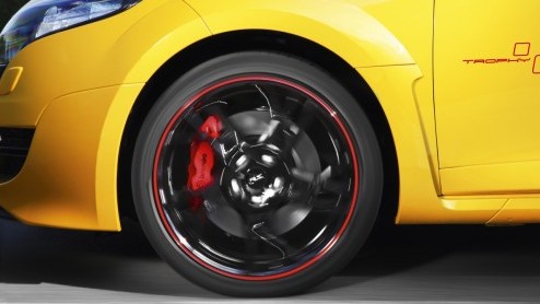 Renault wilde niet langer wachten en maakt de extra gepeperde Mgane RS wereldkundig. Het exclusieve topmodel krijgt de toevoeging Trophy, levert 265 pk en wordt in een oplage van 500 stuks gebouwd.