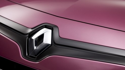 Renault stelt in Frankfurt de nieuwe Twingo voor. De guitige Fransoos vertegenwoordigt als eerste de nieuwe design-identiteit van Renault en komt begin 2012 op de markt.