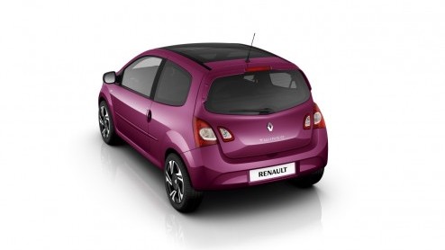 Renault stelt in Frankfurt de nieuwe Twingo voor. De guitige Fransoos vertegenwoordigt als eerste de nieuwe design-identiteit van Renault en komt begin 2012 op de markt.