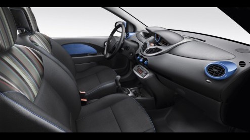 Renault stelt in Frankfurt de nieuwe Twingo voor. De guitige Fransoos vertegenwoordigt als eerste de nieuwe design-identiteit van Renault en komt begin 2012 op de markt.