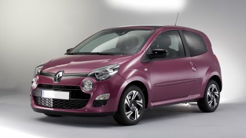 Renault stelt in Frankfurt de nieuwe Twingo voor. De guitige Fransoos vertegenwoordigt als eerste de nieuwe design-identiteit van Renault en komt begin 2012 op de markt.