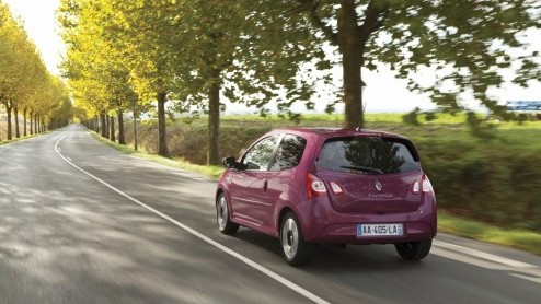 De Renault Twingo heeft revanche genomen. Na de introductie van de belastingvrije benzineversie is de Fransoos als warm (stok)broodje over de toonbank gegaan. Vorig jaar kon het merk er ruim 21.000 de