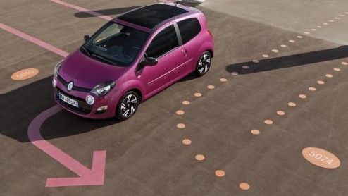 De Renault Twingo heeft revanche genomen. Na de introductie van de belastingvrije benzineversie is de Fransoos als warm (stok)broodje over de toonbank gegaan. Vorig jaar kon het merk er ruim 21.000 de