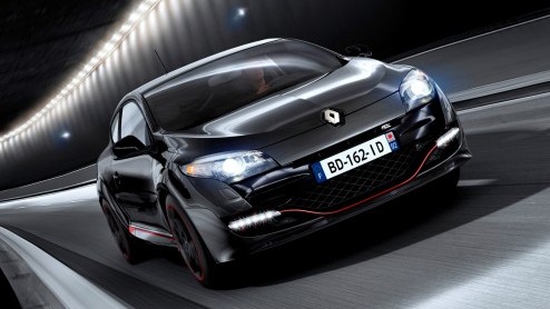De Renault Megane RS profiteert ook van de vernieuwingsdrang. Het sportieve topmodel gaat 2012 in met meer vermogen  265 pk - en nog krachtiger looks. Trs bien!