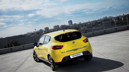 De langverwachte nieuwe Renault Clio is los! Inmiddels zijn we aangekomen bij de vierde generatie, voorzien van nieuwe zeer zuinige drie- en viercilinder turbomotoren, een optionele zestrapsautomaat m