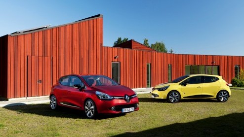 Medio oktober staat de nieuwe Clio al bij Renault in de showroom. De importeur heeft alvast de prijzen bekend gemaakt; de dealer doet zaken vanaf 13.990 euro. Voor liefhebbers is de Clio - louter leve