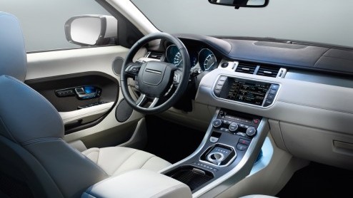 Land Rover schrijft geschiedenis met de Evoque. Het is de kleinste, lichtste en zuinigste Range Rover ooit. De baby-Ranger zal volgens Land Rover-topman John Edwards vooral ook heel veel nieuwe klante
