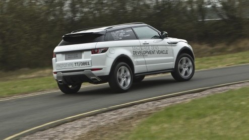 Land Rover schrijft geschiedenis met de Evoque. Het is de kleinste, lichtste en zuinigste Range Rover ooit. De baby-Ranger zal volgens Land Rover-topman John Edwards vooral ook heel veel nieuwe klante