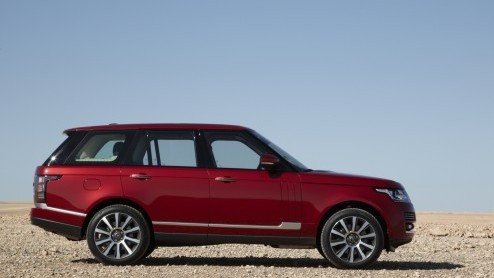 Een nieuwe Range Rover nog beter maken klinkt makkelijker dan het is. Toch is dat de uitdaging die Land Rover is aangegaan. Een afslankkuur van driehonderd kilo, riante zitruimte op de achterbank en n