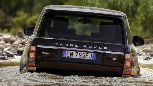 Na zo'n tien jaar is Land Rover toe aan een nieuwe Range Rover. De vierde generatie is ontwikkeld volgens het credo 'het beste nog beter maken' en dus ging men niet over n nacht ijs. Mogen de Britte