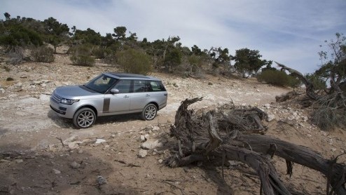 Na zo'n tien jaar is Land Rover toe aan een nieuwe Range Rover. De vierde generatie is ontwikkeld volgens het credo 'het beste nog beter maken' en dus ging men niet over n nacht ijs. Mogen de Britte