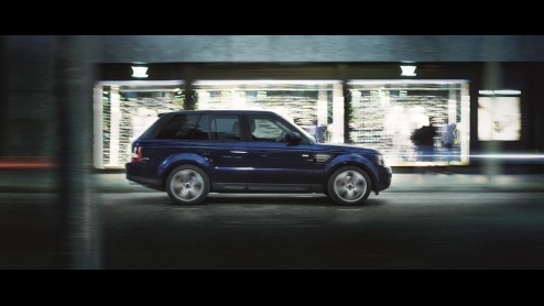 Land Rover houdt de Range Rover Sport graag actueel. En dus biedt de sportief getinte SUV een nieuw scala aan lakkleuren, lichtmetalen velgen en individualiseringsmogelijkheden voor het interieur.