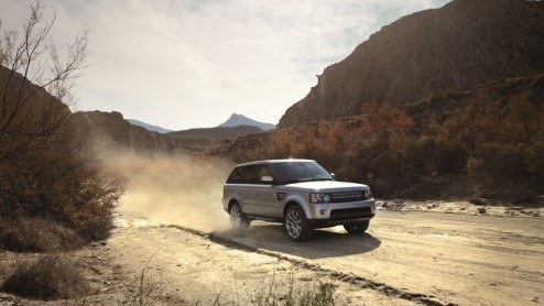 Land Rover houdt de Range Rover Sport graag actueel. En dus biedt de sportief getinte SUV een nieuw scala aan lakkleuren, lichtmetalen velgen en individualiseringsmogelijkheden voor het interieur.