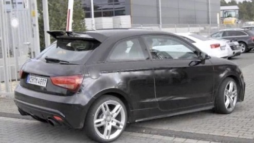 Als we interne documentatie moeten geloven wordt de Audi RS1 snel. Heel snel. Naar nu blijkt hebben de Duitsers voor de kleinste Audi een 2.0 TSI met liefst 250 pk klaar staan. Zeg daar maar eens nee 