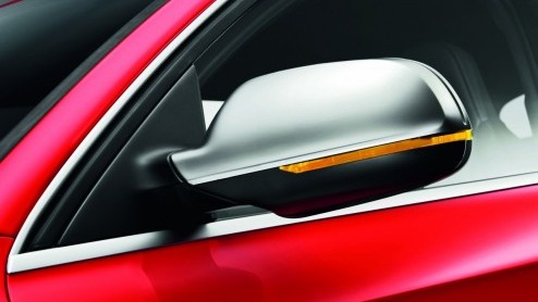Wat al was uitgelekt is vandaag een feit; op de autotentoonstelling van Genve presenteert Audi de RS4 Avant. Met een 450 pk sterke V8 en S tronic. De krachtpatser bereikt na de zomer ons land.