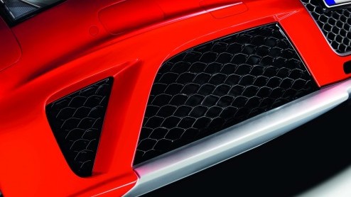 Wat al was uitgelekt is vandaag een feit; op de autotentoonstelling van Genve presenteert Audi de RS4 Avant. Met een 450 pk sterke V8 en S tronic. De krachtpatser bereikt na de zomer ons land.