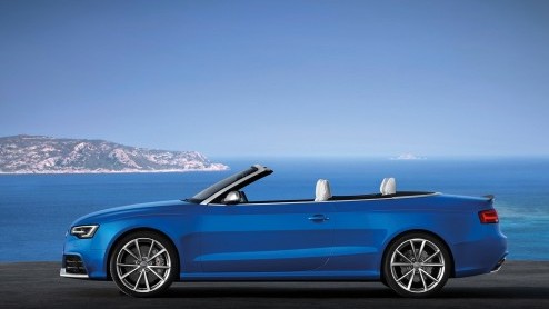 Audi deed de belofte vandaag een nieuwe RS-model te introduceren. Zij komen die belofte na met de RS5 Cabriolet, die zal debuteren in Parijs en begin 2013 bij de dealer staat.