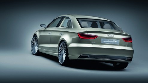 Onlangs presenteerde Audi ons de elektrisch aangedreven A3 e-tron. Een ruime week later is het alweer de beurt aan de A3 e-tron concept met hybridetechniek. Het studiemodel is gebaseerd op de volgende