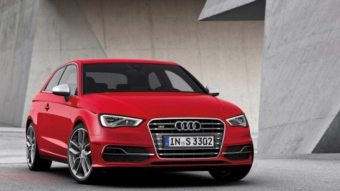 Audi breidt in rap tempo het gamma van de A3 uit. Vandaag stelt de sportieve S3 zich voor en wel met een 300 pk sterke 2.0 TFSI die prestaties levert waar de concurrentie jaloers op zal zijn.