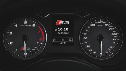 Audi breidt in rap tempo het gamma van de A3 uit. Vandaag stelt de sportieve S3 zich voor en wel met een 300 pk sterke 2.0 TFSI die prestaties levert waar de concurrentie jaloers op zal zijn.
