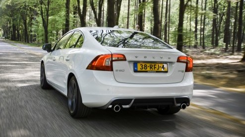 Je lijkt er momenteel niet meer bij te horen wanneer je als merk geen middenklasser met 20% bijtelling in de aanbieding hebt. Volvo kan met de nieuwe S60 DRIVe echter gerust ademhalen. Maar, kan de le