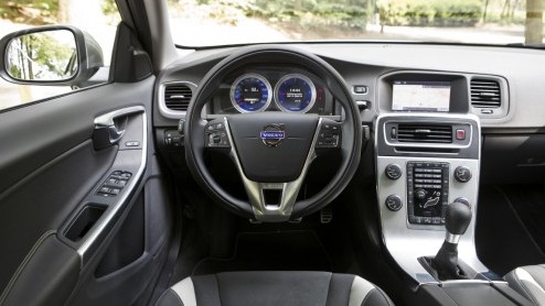 Je lijkt er momenteel niet meer bij te horen wanneer je als merk geen middenklasser met 20% bijtelling in de aanbieding hebt. Volvo kan met de nieuwe S60 DRIVe echter gerust ademhalen. Maar, kan de le