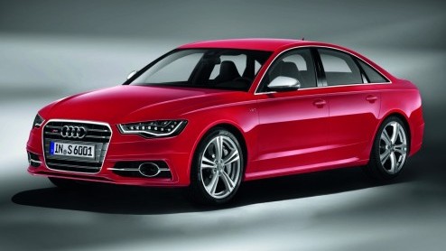 Audi's sportafdeling heeft niet stilgezeten. Deze zomer staan de nieuwe S6, S7 sportback en de S8 bij de dealer. Veel vermogen en power en dus ook een stevig prijskaartje. De 'gewone' S6 kost het mins