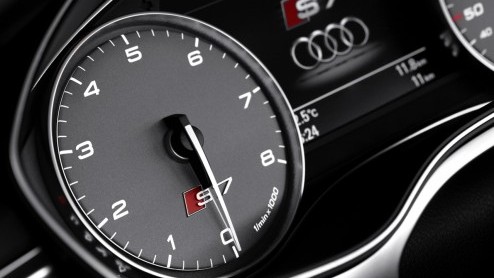 De nieuwe Audi S6 is krachtiger, sneller en sportiever dan zijn voorganger. Toch ben je dan niet automatisch beter af. Audi heeft de racy V10 van zijn voorganger verruild voor een dikke V8 met turbos