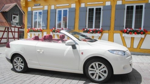 Als het weer eens echt zomer is moet je het er gewoon van nemen. Renault stuurde ons daarom met alle plezier op pad in een Mgane Coup-Cabriolet Floride, de exclusief uitgevoerde cabrio met inklapb