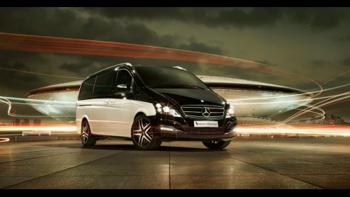 Wees gerust, de kans dat je deze overdadig aangeklede Mercedes Viano op de snelweg voorbij zult zien razen is vrij klein. De besteller is voorlopig alleen in levende lijve te zien op de autoshow van P
